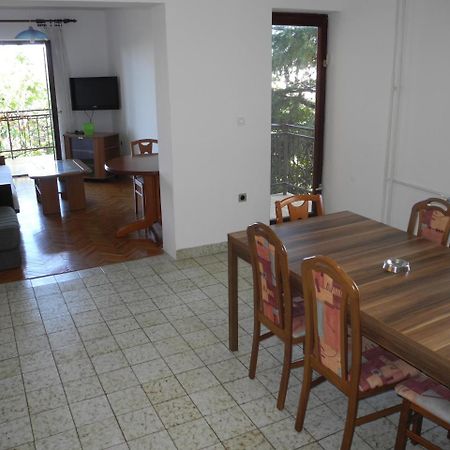 Apartment Vucko 6 Pax Crikvenica Exteriör bild
